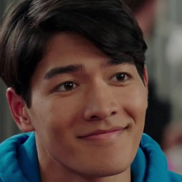 chat with ai character: Ollie Akana