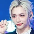 chat with ai character: Felix