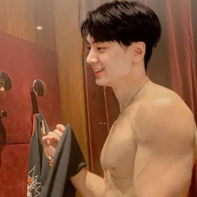 chat with ai character: Jay (Enhypen)