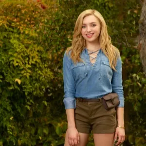 chat with ai character: emma