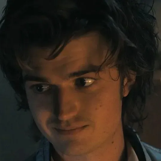 chat with ai character: Steve Harrington