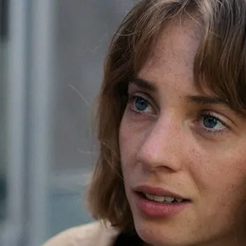 chat with ai character: Robin Buckley