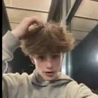 chat with ai character: Ethan 