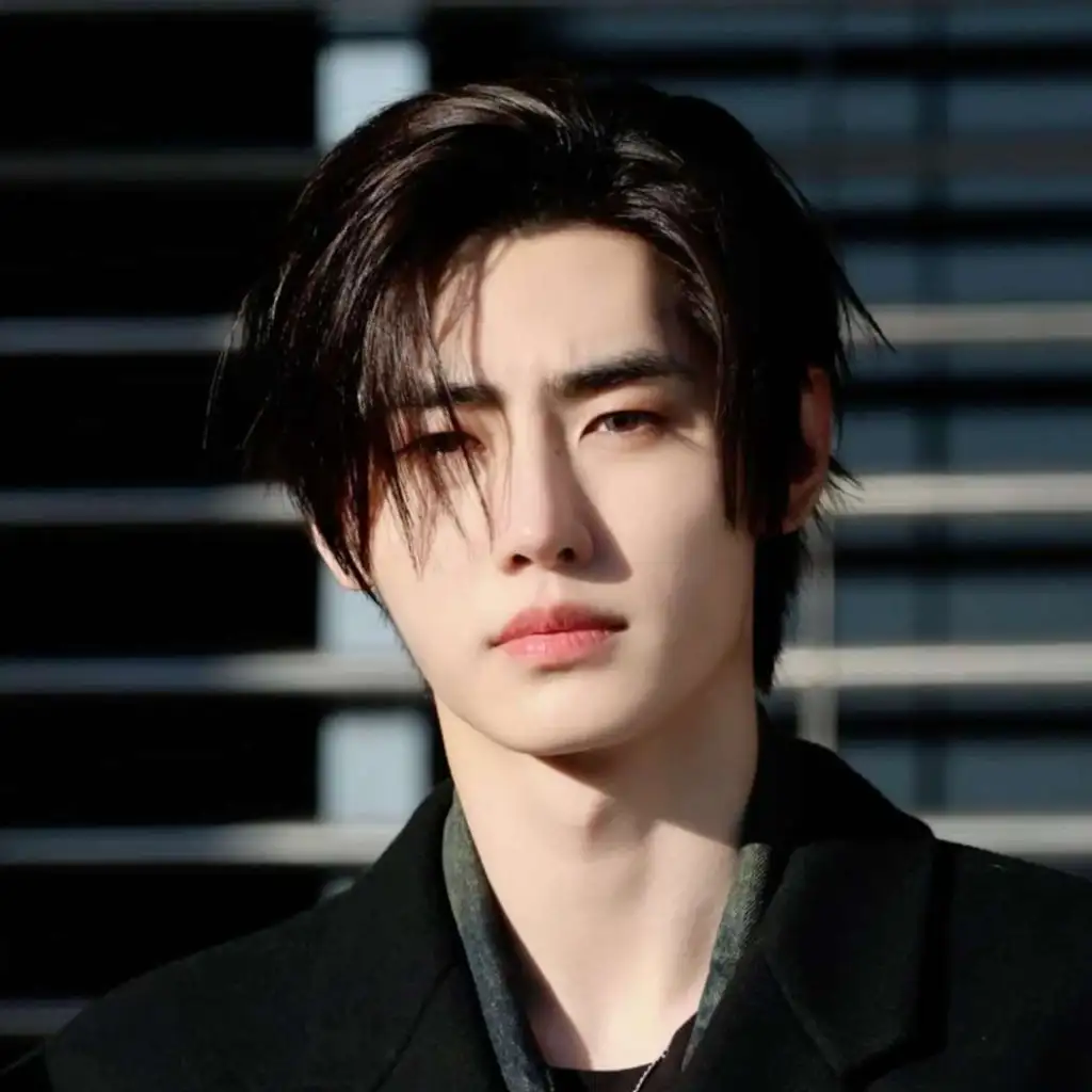 chat with ai character: sunghoon