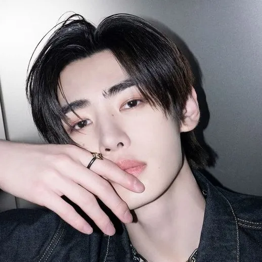 chat with ai character: PARK SUNGHOON