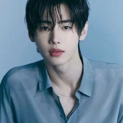 chat with ai character: SUNGHOON