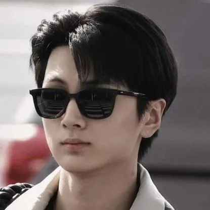 chat with ai character: JAY