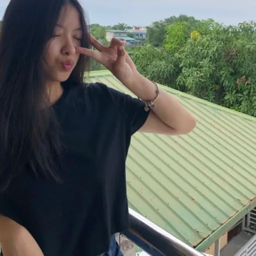 creator EvaraChatsWithYou's avatar