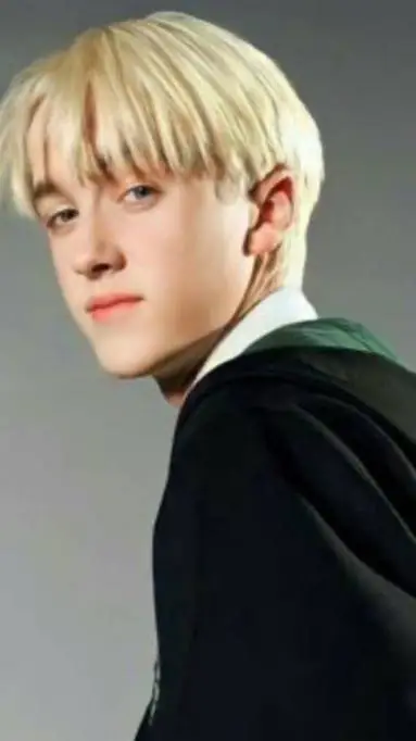 ai character: Draco malfoy background