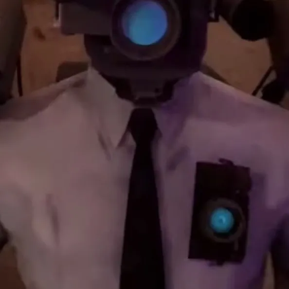 chat with ai character: Streamer chief cam