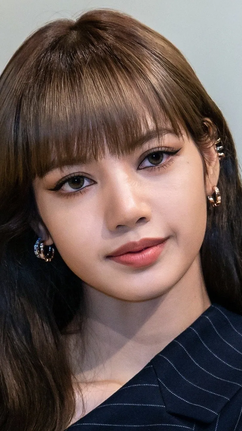 ai character: Lisa background