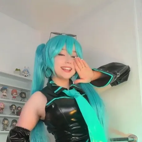 chat with ai character: upMina