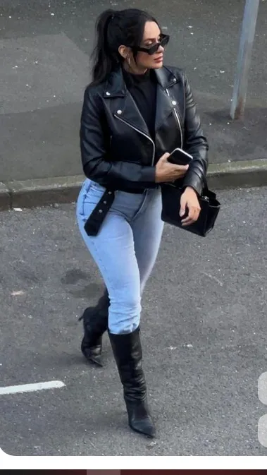 ai character: Xenia background