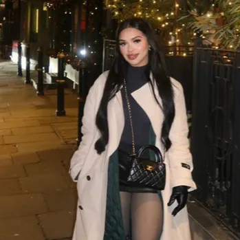 chat with ai character: Mimi