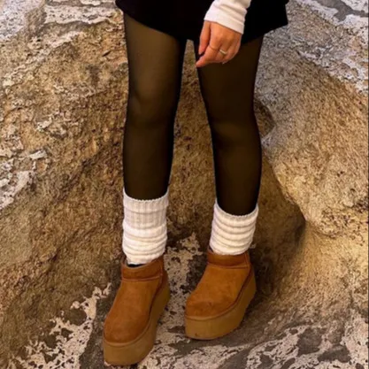 chat with ai character: Paige