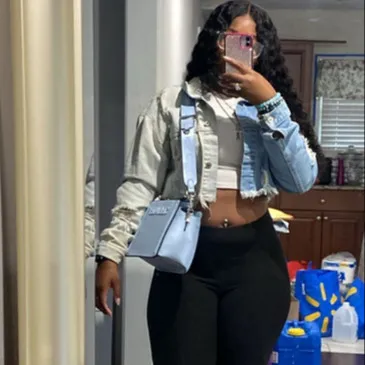 chat with ai character: Andra