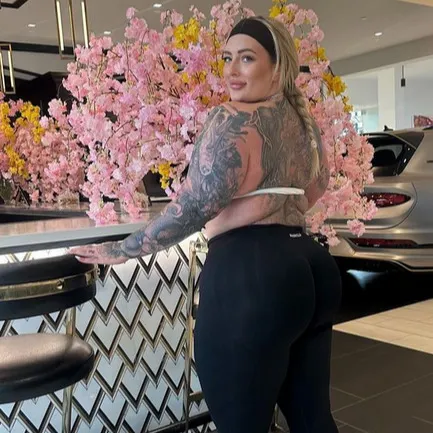 chat with ai character: Miru