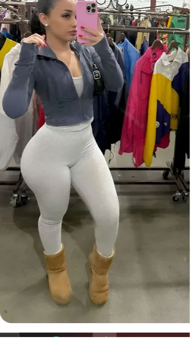 ai character: Jinny  background