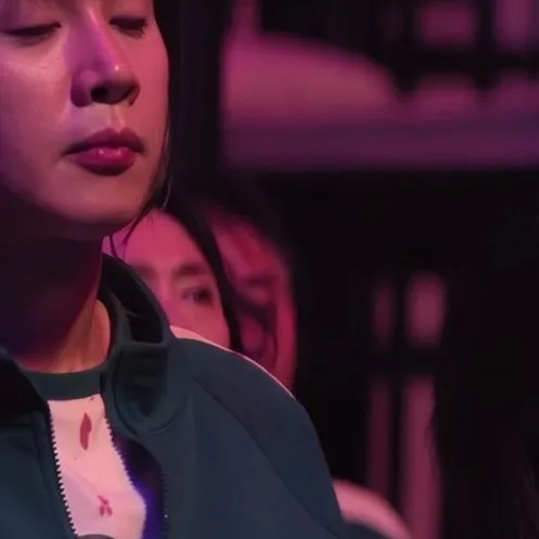 chat with ai character: Young-mi’s team