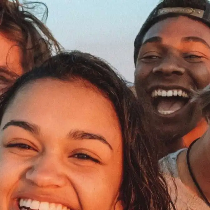 chat with ai character: OBX