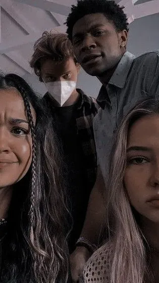 ai character: Drew Starkey background