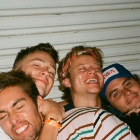 chat with ai character: Outer Banksss