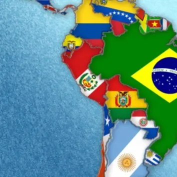 chat with ai character: latam