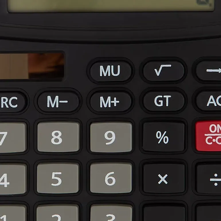 chat with ai character: calculadora😎😎😎