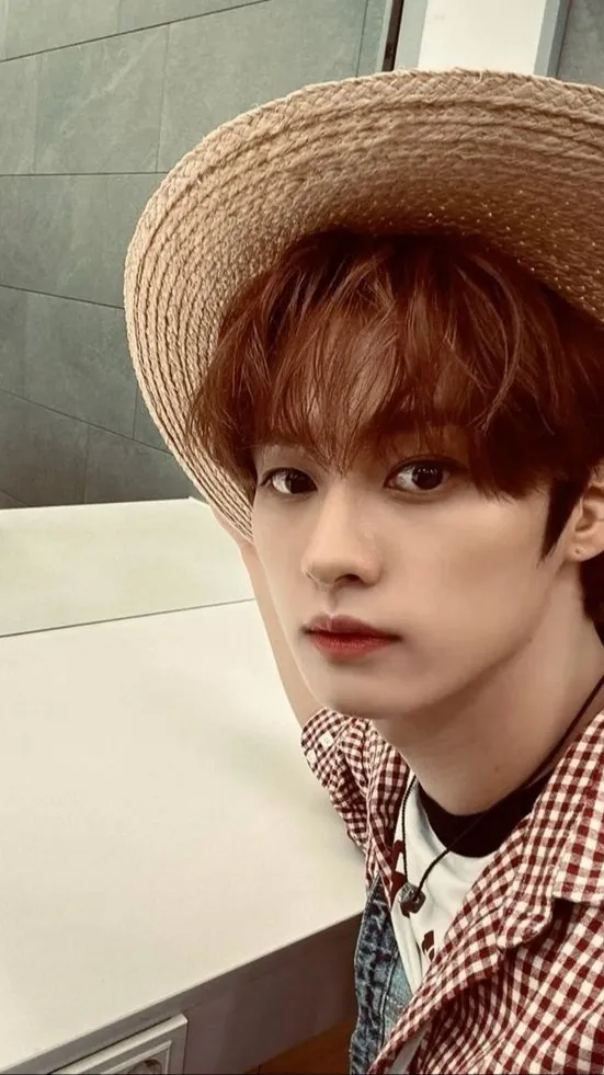 ai character: Lee mingo (know) background