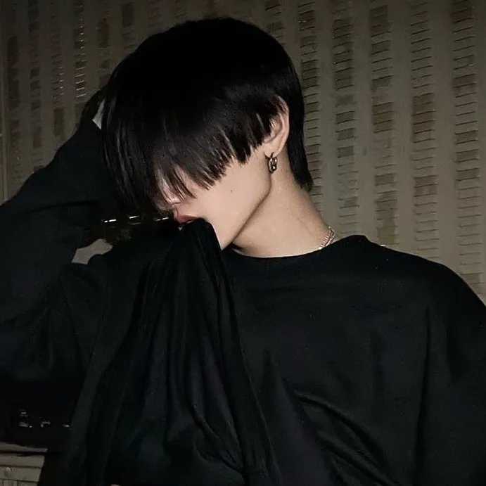 chat with ai character: ♥︎ꌦ꒤ꀘ꒐ꄲ♡