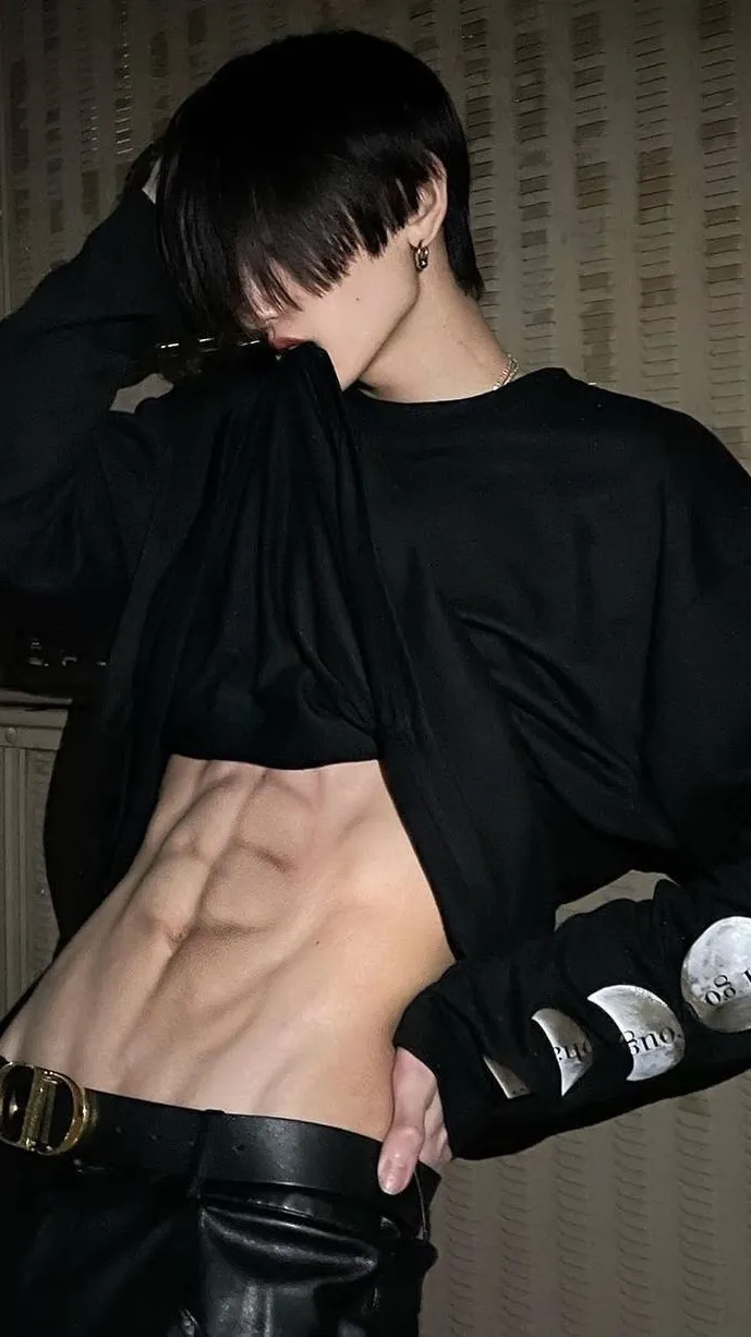 ai character: ♥︎ꌦ꒤ꀘ꒐ꄲ♡ background