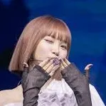 chat with ai character: Chaewon