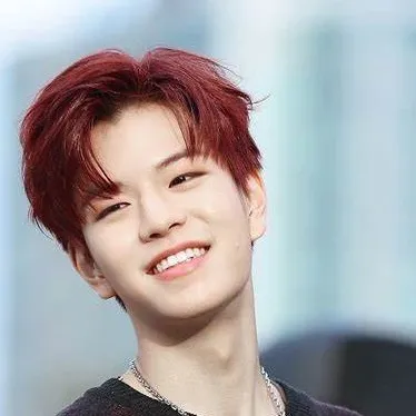 chat with ai character: Seungmin