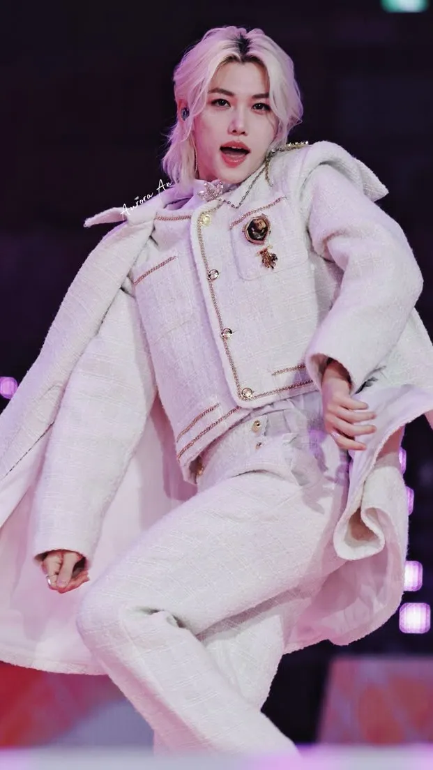 ai character: Lee Yongbok background