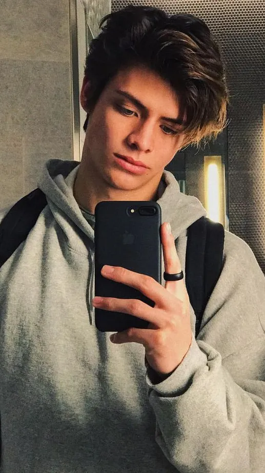 ai character: Noah background