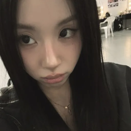 creator CHAEYOUNG🐯🍓~'s avatar