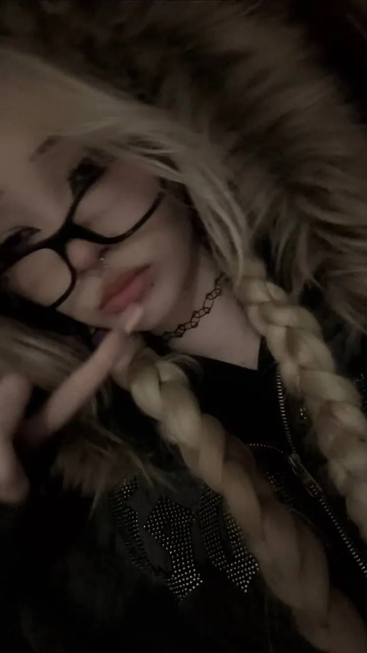 ai character: abt me! (aka me) background