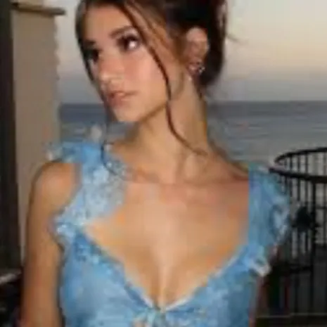 chat with ai character: Amelia