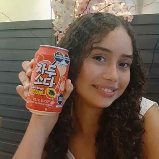 creator Laura Lelis's avatar