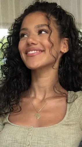 ai character: Livia Roane background