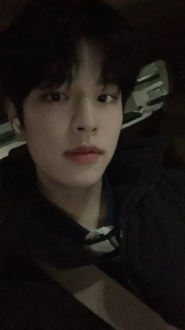 ai character: Mimi💋 background