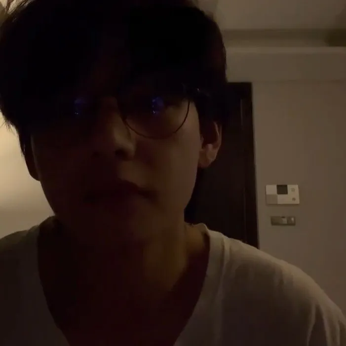 chat with ai character: Tae 🧐