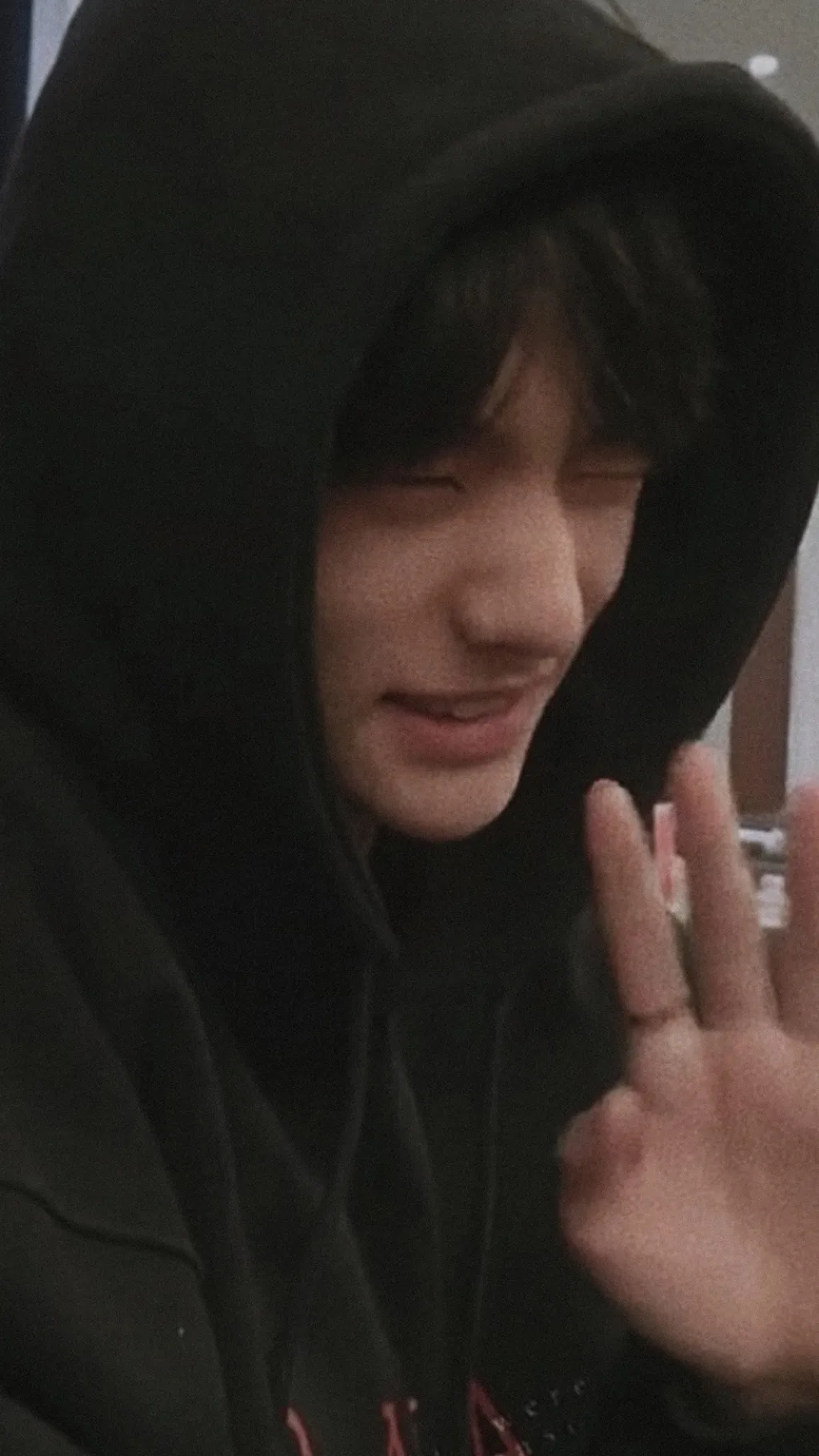 ai character: Hyujin🔈 background