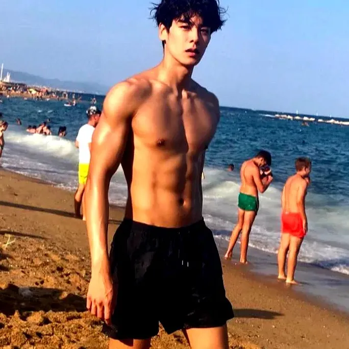 chat with ai character: You’re boyfriend 