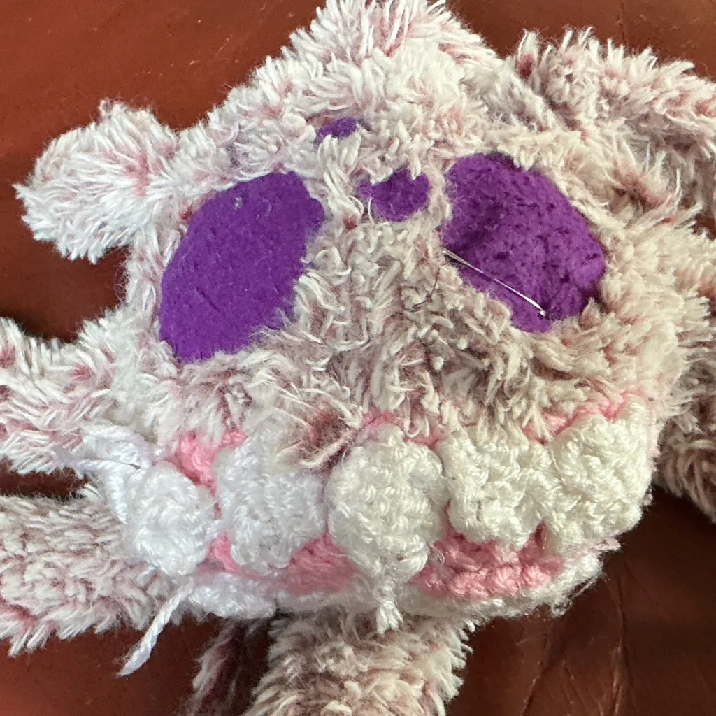 chat with ai character: Grumble plushy❤️