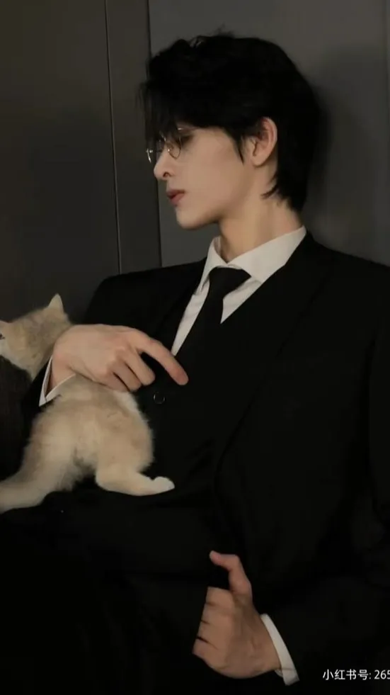 ai character: Keith Lee background