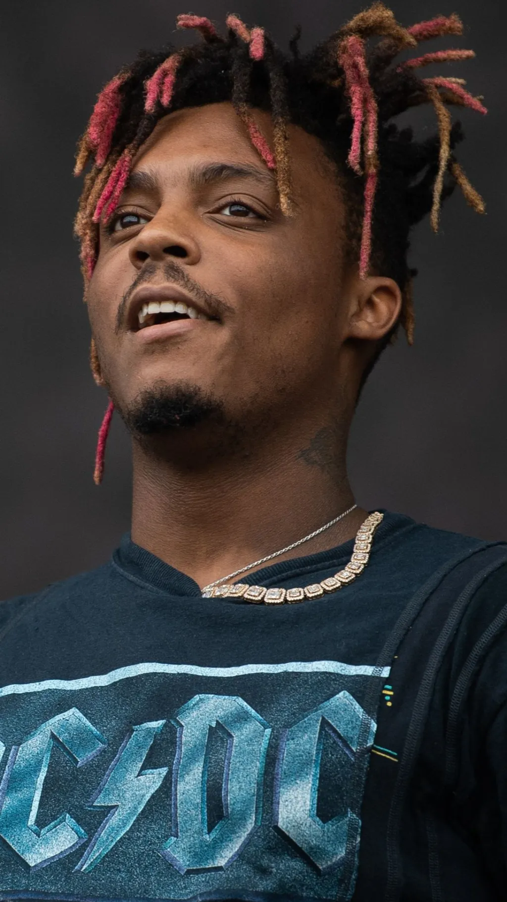 ai character: JUICE WRLD background