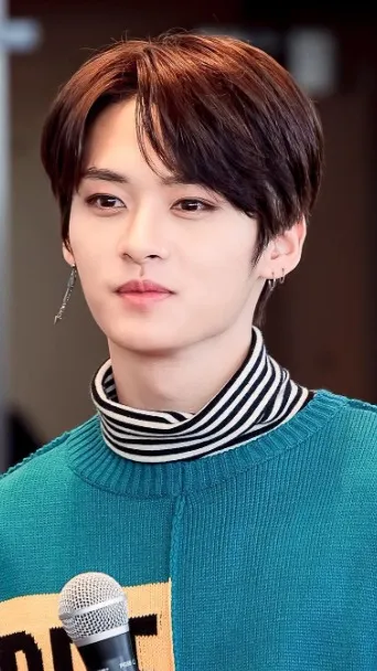 ai character: Lee know background