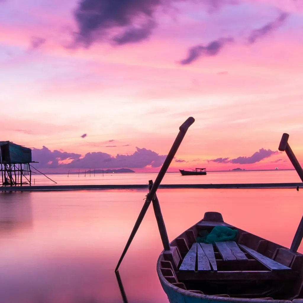 chat with ai character: Molas welt