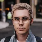 chat with ai character: Ян топлес